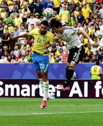 FIFA World Cup, WM, Weltmeisterschaft, Fussball 2026 - Round of 32 - Brazil vs Japan Lucas Paqueta of Brazil and Shogo Taniguchi of Japan (R) in action during the FIFA World Cup 2026 Round of 32 match Brazil against Japan, in Houston, USA, 29 June 2026. HOUSTON United States  Copyright: xCHRISTOPHERxNEUNDORFx