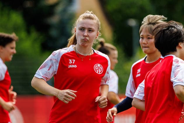 1. FSV Mainz 05 Frauen, Auftakttraining, 29.06.2026 Maja Pageler (1. FSV Mainz 05 Frauen, 37) Auftakttraining der Frauen des 1. FSV Mainz 05 zur Saison 2026 27 der 1. Frauen Fussball Bundesliga, Trainingsgelände auf dem Wolfgang Frank Campus, Mainz, 29.06.2026 DFL DFB regulations prohibit any use of photographs as image sequences and or quasi-video. *** 1 FSV Mainz 05 Women, Season-Opening Training Session, June 29, 2026 Maja Pageler 1 FSV Mainz 05 Women, 37 First training session of the 1 FSV Mainz 05 women’s team for the 2026 season 27 of the Women’s Bundesliga, training grounds at the Wolfgang Frank Campus, Mainz, June 29, 2026 DFL DFB regulations prohibit any use of photographs as image sequences and or quasi-video Copyright: xBEAUTIFULxSPORTS Hahnex