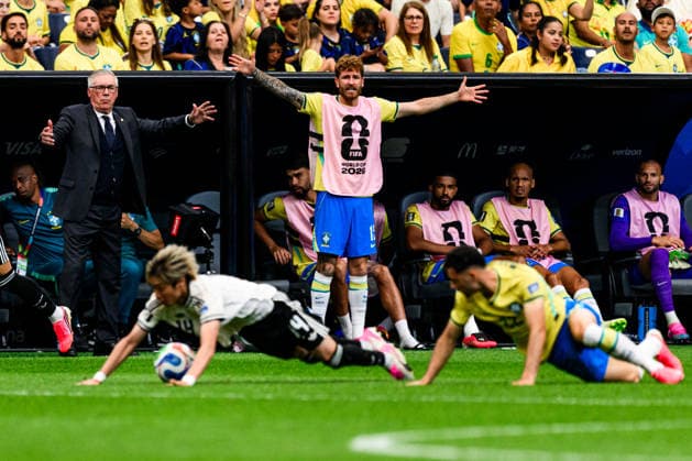 260629 Head coach Carlo Ancelotti and Leo Pereira of Brazil reacts during the FIFA World Cup, WM, Weltmeisterschaft, Fussball 2026 round of 32 football match between Brazil and Japan on June 29, 2026 in Houston. Photo: Ludvig Thunman BILDBYRAN kod LT LT0809 fotboll football soccer fotball vm fotbolls-vm fotball-vm fotbolls-vm 2026 fifa world cup 2026 sextondelsfinal round of 32 day 19 bbeng *** June 29, 2026: Head coach Carlo Ancelotti and Leo Pereira of Brazil react during the FIFA World Cup 2026 Round of 32 soccer match between Brazil and Japan on June 29, 2026 in Houston. Photo by Ludvig Thunman, BILDBYRAN. Code: LT LT0809. soccer, football, soccer World Cup, FIFA World Cup 2026, round of 32, day 19 bbeng  Copyright: LUDVIGxTHUNMAN BB260629LT061