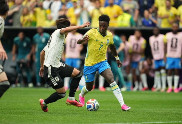 Vinicius Junior (Brazil) controls the ball during Brazil and Japan, Round of 32 FIFA World Cup, WM, Weltmeisterschaft, Fussball 2026, Houston Stadium, Texas, USA on June 29, 2026. Thor Wegner DeFodi Images. (Photo by DeFodi Images) - *** Vinicius Junior of Brazil controls the ball during the Round of 32 match between Brazil and Japan at the 2026 FIFA World Cup, held at Houston Stadium in Texas, USA, on June 29, 2026. Photo by DeFodi Images (Thor Wegner)