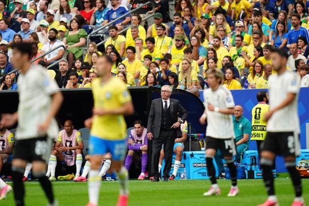 Brazil v Japan - FIFA World Cup, WM, Weltmeisterschaft, Fussball 2026 - Round of 32 HOUSTON, USA - JUNE 29: Carlo Ancelotti, head coach of Brazil looks on during the FIFA World Cup 2026 Round of 32 match between Brazil and Japan at Houston Stadium (NRG Stadium) on June 29, 2026 in Houston, Texas. Hakan Akgun Anadolu Texas United States. Editorial use only. Please get in touch for any other usage.  Copyright: x2026xAnadoluxHakanxAkgunx