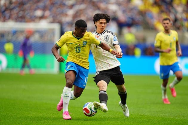 Brazil v Japan - FIFA World Cup, WM, Weltmeisterschaft, Fussball 2026 - Round of 32 HOUSTON, USA - JUNE 29: Endrick (L) of Brazil in action during the FIFA World Cup 2026 Round of 32 match between Brazil and Japan at Houston Stadium (NRG Stadium) on June 29, 2026 in Houston, Texas. Hakan Akgun Anadolu Texas United States. Editorial use only. Please get in touch for any other usage.  Copyright: x2026xAnadoluxHakanxAkgunx