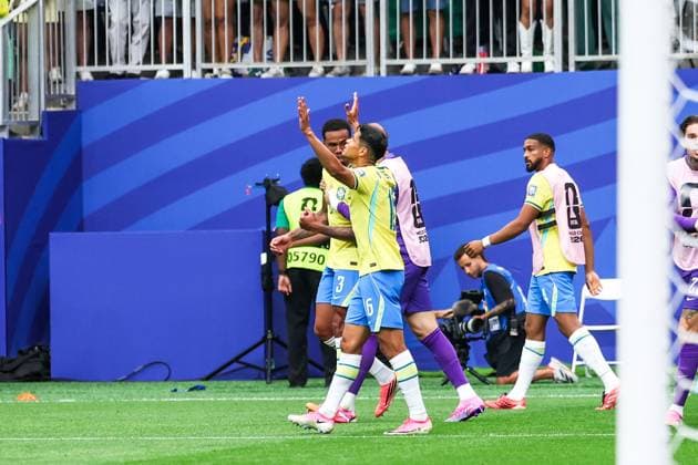 June 29, 2026, USA: Douglas Santos player of Brazil celebrates Casemiro s goal during the FIFA World Cup, WM, Weltmeisterschaft, Fussball 2026 Round of 32 match between Brazil and Japan at Houston Stadium, in Texas, United States, on Monday, June 29, 2026.(Foto: Brazil Photo Press Brazil Photo Press) INTERNATIONAL USA - ZUMAc233 0860336719st Copyright: xVanessaxCarvalhox