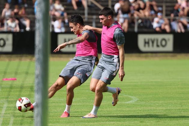29.06.2026, Fussball, Herren, 1. Bundesliga, Saison 2026 2027, Trainingsauftakt, SV 07 Elversberg, Nicholas Mickelson (SV 07 Elversberg), Felix Keidel (SV 07 Elversberg) Sankt Ingbert Mühlwaldstadion Saarland Deutschland (DEU) *** June 29, 2026, Soccer, Men s, 1st Bundesliga, 2026–2027 season, start of training, SV 07 Elversberg, Nicholas Mickelson (SV 07 Elversberg), Felix Keidel (SV 07 Elversberg), Sankt Ingbert, Mühlwaldstadion, Saarland, Germany, DEU Copyright: xSebastianxBachx