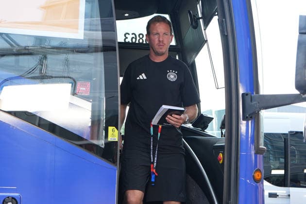 Bundestrainer Julian Nagelsmann (Deutschland Germany) steigt aus dem Bus - Boston 29.06.2026: Deutschland vs. Paraguay, Gilette Stadium, World Cup 26 Sechzehntel-Finale *** German National Team Coach Julian Nagelsmann gets off the bus in Boston on June 29, 2026. Germany vs. Paraguay, Gilette Stadium, World Cup 26, Round of 32