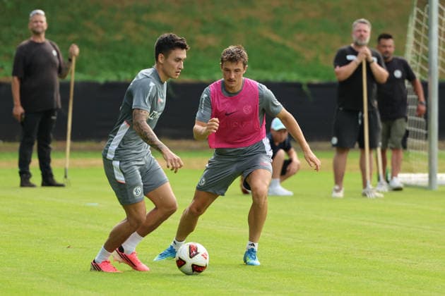 29.06.2026, Fussball, Herren, 1. Bundesliga, Saison 2026 2027, Trainingsauftakt, SV 07 Elversberg, Nicholas Mickelson (SV 07 Elversberg), Lukas Petkov (SV 07 Elversberg) Sankt Ingbert Mühlwaldstadion Saarland Deutschland (DEU) *** June 29, 2026, Soccer, Men s, 1st Bundesliga, 2026–2027 season, start of training, SV 07 Elversberg, Nicholas Mickelson (SV 07 Elversberg), Lukas Petkov (SV 07 Elversberg), Sankt Ingbert, Mühlwaldstadion, Saarland, Germany, DEU Copyright: xSebastianxBachx