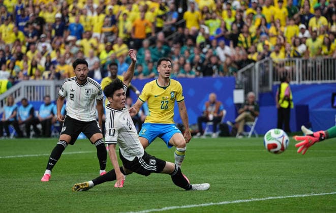 Gabriel Martinelli (Brazil) scores and celebrates his teams second goal during Brazil and Japan, Round of 32 FIFA World Cup, WM, Weltmeisterschaft, Fussball 2026, Houston Stadium, Texas, USA on June 29, 2026. Thor Wegner DeFodi Images. (Photo by DeFodi Images) - *** Gabriel Martinelli of Brazil scores and celebrates his team s second goal during the Round of 32 match between Brazil and Japan at the 2026 FIFA World Cup at Houston Stadium in Texas, USA, on June 29, 2026. Photo by DeFodi Images (Thor Wegner)
