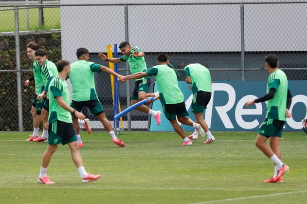 FIFA World Cup, WM, Weltmeisterschaft, Fussball 2026 - Mexico training Mexico players take part in a training session in Mexico City, Mexico, 29 June 2026, ahead of their 2026 FIFA World Cup Round of 32 match against Ecuador. Mexico City Mexico  Copyright: xSASHENKAxGUTIERREZx