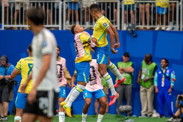 June 29, 2026: Brazil midfielder Casemiro (5) celebrates his goal with Brazil forward Neymar (10) during a FIFA World Cup, WM, Weltmeisterschaft, Fussball Round of 32 match between Brazil and Japan in Houston, TX. .. CSM USA - ZUMAc04_ 20260629_faf_c04_039 Copyright: xTraskxSmithx