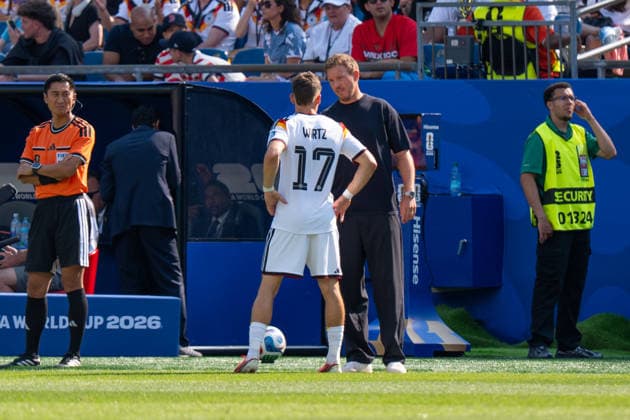 Florian Wirtz (Germany, 17) im Gespräch mit Julian Nagelsmann (Germany, Coach) FIFA World Cup, WM, Weltmeisterschaft, Fussball 2026: Deutschland v Paraguay 29 June 2026, FIFA World Cup 2026: Germany v Paraguay (Round of 32) at Boston Stadium in Foxborough, Massachusetts, USA *** Florian Wirtz (Germany), 17, in conversation with Julian Nagelsmann (Germany), coach of the 2026 FIFA World Cup match between Germany and Paraguay on June 29, 2026; 2026 FIFA World Cup Germany vs. Paraguay Round of 32 at Boston Stadium in Foxborough, Massachusetts, USA Copyright: HMBxMedia xMarcoxBader