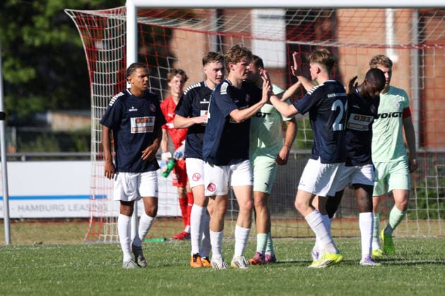 Fussball I Herren I Saison 2026 2027 I Hanse Merkur Cup I Eintracht Norderstedt - PSV Union Neumünster I 29.06.2026 Torjubel FC Eintracht Norderstedt Kaltenkirchen Sportplatz Marschweg Schleswig-Holstein Deutschland *** Soccer I Men s Team I 2026–2027 Season I Hanse Merkur Cup I Eintracht Norderstedt vs. PSV Union Neumünster I June 29, 2026 Goal celebration FC Eintracht Norderstedt Kaltenkirchen Marschweg Sports Field Schleswig-Holstein Germany Copyright: xLobeca RalfxHomburgx