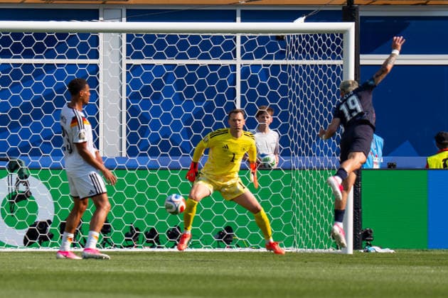 Antonio Sanabria (Paraguay, 9) erziehlt per Kopf das 1:0 für Paraguay FIFA World Cup, WM, Weltmeisterschaft, Fussball 2026: Deutschland v Paraguay 29 June 2026, FIFA World Cup 2026: Germany v Paraguay (Round of 32) at Boston Stadium in Foxborough, Massachusetts, USA *** Antonio Sanabria of Paraguay scores the first goal of the match with a header, making the score 1–0 for Paraguay. FIFA World Cup 2026: Germany vs. Paraguay, June 29, 2026. FIFA World Cup 2026: Germany vs. Paraguay, Round of 32, at Boston Stadium in Foxborough, Massachusetts, USA Copyright: HMBxMedia xMarcoxBader