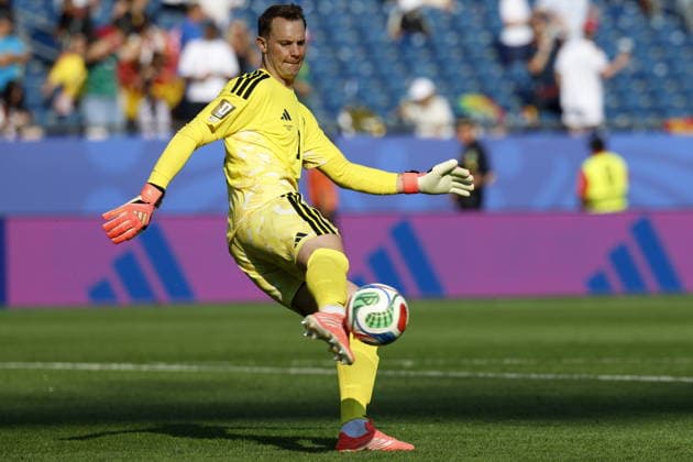 FIFA World Cup, WM, Weltmeisterschaft, Fussball 2026 - Round of 32 - Germany vs Paraguay Goalkeeper Manuel Neuer of Germany kicks a ball during the FIFA World Cup 2026 Round of 32 match Germany against Paraguay, in Boston, Massachusetts, USA, 29 June 2026. FOXBOROUGH United States  Copyright: xGREGxCOOPERx