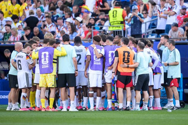 Fußball, WM 2026, 20260629, Deutschland - Paraguay. Im Bild Deutschland im Kreis vor Verlängerung. Foxborough Boston-Stadion Massachusetts Vereinigte Staaten von Amerika *** Soccer, 2026 World Cup, 20260629, Germany vs. Paraguay. Pictured: Germany huddling before extra time at Foxborough Stadium in Boston, Massachusetts, United States of America Copyright: Passion2Press MarkusxFischerx