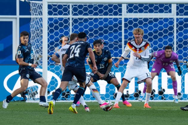 Nick Woltemade (Germany, 11) blockt den Schuss von Joshua Kimmich (Germany, 6) FIFA World Cup, WM, Weltmeisterschaft, Fussball 2026: Deutschland v Paraguay 29 June 2026, FIFA World Cup 2026: Germany v Paraguay (Round of 32) at Boston Stadium in Foxborough, Massachusetts, USA *** Nick Woltemade (Germany, No. 11) blocks a shot by Joshua Kimmich (Germany, No. 6) during the 2026 FIFA World Cup match between Germany and Paraguay on June 29, 2026, in the Round of 32 at Boston Stadium in Foxborough, Massachusetts, USA Copyright: HMBxMedia xMarcoxBader