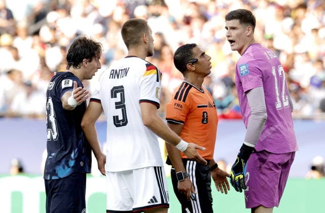 FIFA World Cup, WM, Weltmeisterschaft, Fussball 2026 - Round of 32 - Germany vs Paraguay Referee Jalal Jayed (C) goes in between goalkeeper Orlando Gill (R) of Paraguay and Waldemar Anton of Germany during the FIFA World Cup 2026 Round of 32 match Germany against Paraguay, in Boston, USA, 29 June 2026. FOXBOROUGH United States  Copyright: xSHAWNxTHEWx