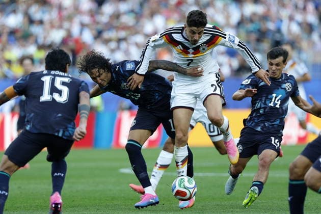 FIFA World Cup, WM, Weltmeisterschaft, Fussball 2026 - Round of 32 - Germany vs Paraguay Jose Canale of Paraguay (L) in action against Kai Havertz of Germany (R) during the FIFA World Cup 2026 Round of 32 match Germany against Paraguay, in Boston, Massachusetts, USA, 29 June 2026. FOXBOROUGH United States  Copyright: xGREGxCOOPERx