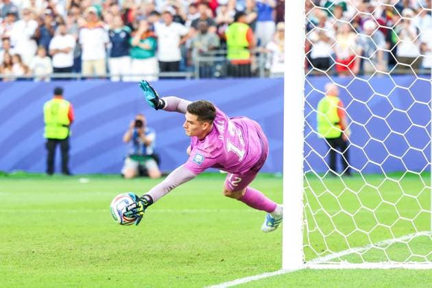 RECORD DATE NOT STATED FIFA World Cup, WM, Weltmeisterschaft, Fussball 2026 - Round of 32 - Germany v Paraguay Orlando Gill Goalkeeper of Paraguay saves Nick Woltemade s player of Germany penalty during the penalty shootout the FIFA World Cup 2026 Round of 32 match between Germany and Paraguay at Boston Stadium, in Foxborough, United States, on Monday, June 29, 2026.(Foto: William Volcov Brazil Photo Press IMAGO) Sports Foxborough MA United States of America Copyright: xWILLIAMxVOLCOVx