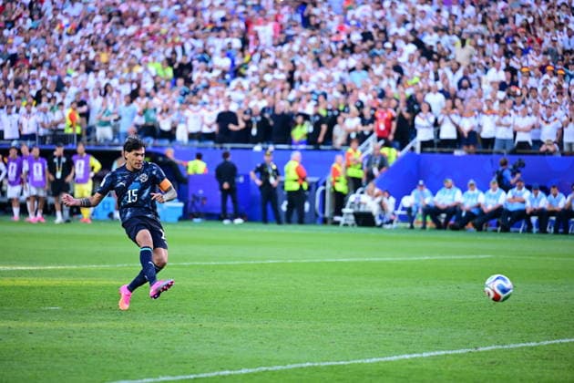 Germany v Paraguay - FIFA World Cup, WM, Weltmeisterschaft, Fussball 2026 - Round of 32 FOXBOROUGH, USA - JUNE 29: Gustavo Gomez of Paraguay is seen during penalty shoot-out at the 2026 FIFA World Cup Round of 32 match between Germany and Paraguay at Boston Stadium (Gillette Stadium) in Foxborough, Massachusetts, United States on June 29, 2026. Abdulhamid Hosbas Anadolu Massachusetts United States. Editorial use only. Please get in touch for any other usage.  Copyright: x2026xAnadoluxAbdulhamidxHosbasx