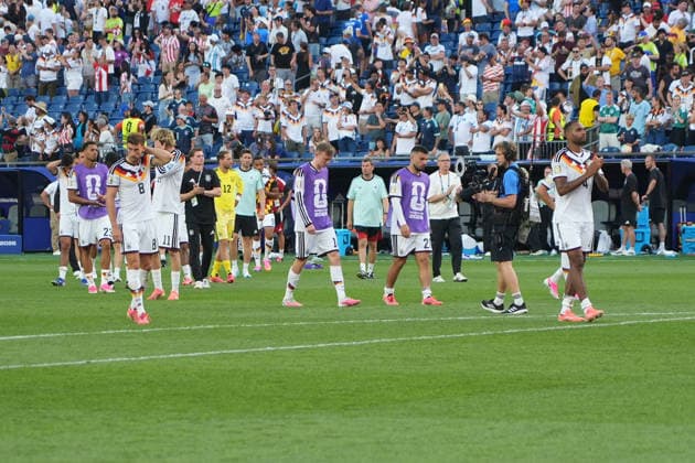 Enttäuschte Deutsche Nationalspieler nach der Niederlage im Elfmeterschießen gegen Paraguay - Boston 29.06.2026: Deutschland vs. Paraguay, Gilette Stadium, World Cup 26 Sechzehntel-Finale *** Disappointed German national team players after their penalty shootout loss to Paraguay Boston, June 29, 2026 Germany vs. Paraguay, Gilette Stadium, World Cup 26 Round of 32