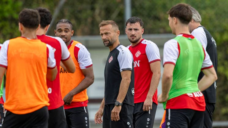 Trainingsstart bei den Würzburger Kickers, am 29.6.2026, KRE-Sportpark, Sieboldshöhe. Im Bild Trainer Michael Schiele. *** Start of training with the Würzburger Kickers on June 29, 2026, at KRE Sportpark, Sieboldshöhe. Pictured: Coach Michael Schiele Copyright: HMBxMedia xHeikoxBecker