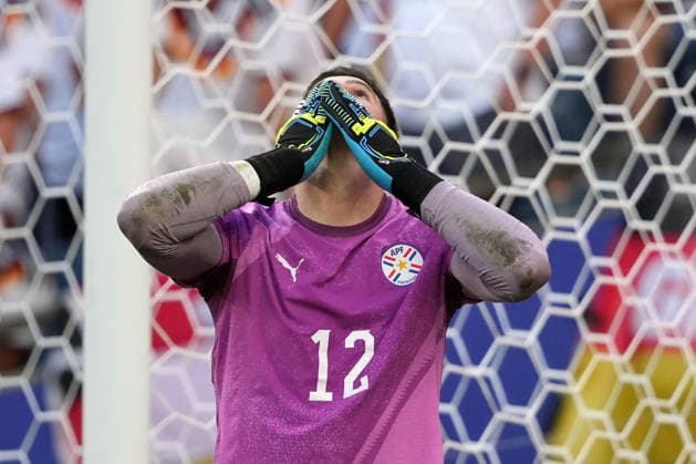 IPA86224801 - Orlando Gill of Paraguay celebrates after saving a penalty kick during the Round of 32 match between Germany and Paraguay at the FIFA World Cup, WM, Weltmeisterschaft, Fussball in Boston, USA, on June 29, 2026  Copyright: xEmmanuelexMastrodonato IPAxSportx xx 86224801