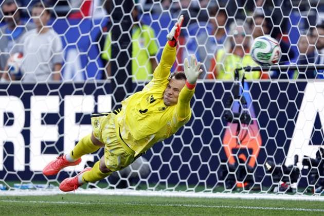 FOXBOROUGH - Germany goalkeeper Manuel Neuer during the 2026 FIFA World Cup, WM, Weltmeisterschaft, Fussball round of 32 match between Germany and Paraguay at Boston Stadium on June 29, 2026, in Foxborough, United States. MAURICE VAN STEEN ANP FIFA World Cup 2026 - round of 32 2026 xVIxANPxSportx xMauricexvanxSteenxIVx 562413147 originalFilename: 562413147.jpg