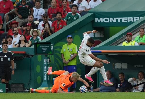 Netherlands v Morocco - FIFA World Cup, WM, Weltmeisterschaft, Fussball 2026 - Round of 32 MONTERREY, MEXICO - JUNE 29: Jan Paul van Hecke (L) of Netherlands in action during the 2026 FIFA World Cup Round of 32 match between Netherlands and Morocco at Estadio BBVA (Monterrey Stadium) in Monterrey, Mexico on June 29, 2026. Juancho Torres Anadolu Nuevo Leon Mexico. Editorial use only. Please get in touch for any other usage.  Copyright: x2026xAnadoluxJuanchoxTorresx