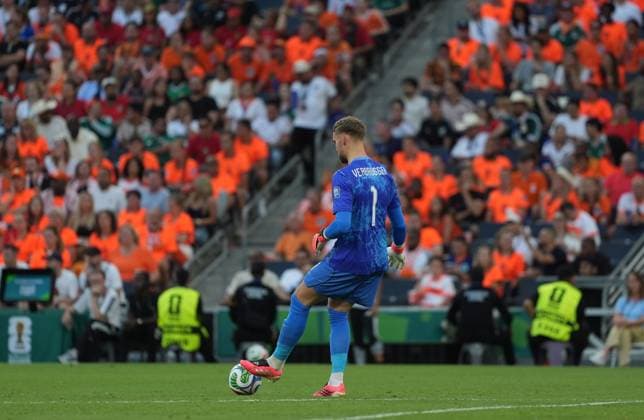 Netherlands v Morocco - FIFA World Cup, WM, Weltmeisterschaft, Fussball 2026 - Round of 32 MONTERREY, MEXICO - JUNE 29: Bart Verbruggen of Netherlands in action during the 2026 FIFA World Cup Round of 32 match between Netherlands and Morocco at Estadio BBVA (Monterrey Stadium) in Monterrey, Mexico on June 29, 2026. Juancho Torres Anadolu Nuevo Leon Mexico. Editorial use only. Please get in touch for any other usage.  Copyright: x2026xAnadoluxJuanchoxTorresx