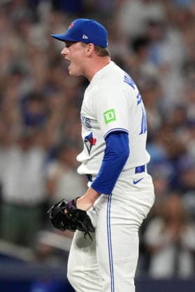 June 29, 2026, Toronto, On, CANADA: Toronto Blue Jays pitcher Louis Varland (77) celebrates the team s win following American League MLB, Baseball Herren, USA baseball action against the New York Mets, in Toronto, Monday, June 29, 2026. Canada News - June 29, 2026  - ZUMAc35_ 20260629_zaf_c35_121 Copyright: xNathanxDenettex