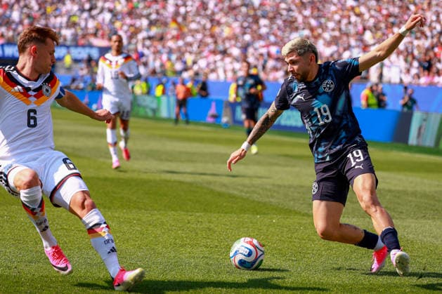 June 29, 2026, Foxborough, Massachusetts, USA: JULIO ENICISO of Paraguay dribbles the ball during the 2026 FIFA World Cup, WM, Weltmeisterschaft, Fussball Round of 32 game at Boston Stadium in Massachusetts on June 29, 2026. Foxborough USA - ZUMAm283 20260629_zsp_m283_004 Copyright: xBillyxMyersx