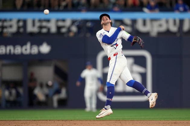 June 29, 2026, Toronto, On, CANADA: Toronto Blue Jays shortstop Ernie Clement (22) throws late towards first during ninth inning American League MLB, Baseball Herren, USA baseball action in Toronto, Monday, June 29, 2026. New York Mets Jared Young was called safe on base. Canada News - June 29, 2026  - ZUMAc35_ 20260629_zaf_c35_122 Copyright: xNathanxDenettex