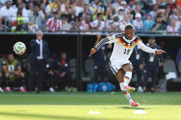 FOXBOROUGH, MASSACHUSETTS - JUNE 29: Leroy Sane of Germany takes a free kick during the FIFA World Cup, WM, Weltmeisterschaft, Fussball 2026 Round of 32 match between Germany and Paraguay at Boston Stadium on June 29, 2026 in Foxborough, Massachusetts.  Copyright: xWuxZhizhaox 111651327759