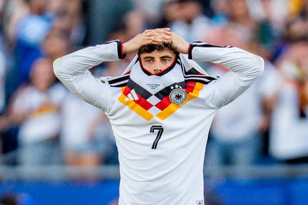 Sport Themen der Woche KW27 FIFA Fussball Weltmeisterschaft 2026, Sechszehntelfinale, Deutschland vs. Paraguay, 29.06.2026, Boston Stadium Nick Woltemade (Deutschland) Kai Havertz (Deutschland) unzufrieden unglücklich traurig enttäuscht *** 2026 FIFA World Cup, Round of 32, Germany vs. Paraguay, June 29, 2026, Boston Stadium Nick Woltemade Germany Kai Havertz Germany dissatisfied unhappy sad disappointed Copyright: xBahhoxKarax