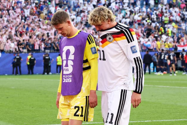 FOXBOROUGH, MASSACHUSETTS - JUNE 29: Nick Woltemade and Alexander Nuebel of Germany walk off the pitch with dejection following the FIFA World Cup, WM, Weltmeisterschaft, Fussball 2026 Round of 32 match between Germany and Paraguay at Boston Stadium on June 29, 2026 in Foxborough, Massachusetts.  Copyright: xWuxZhizhaox 111651327708