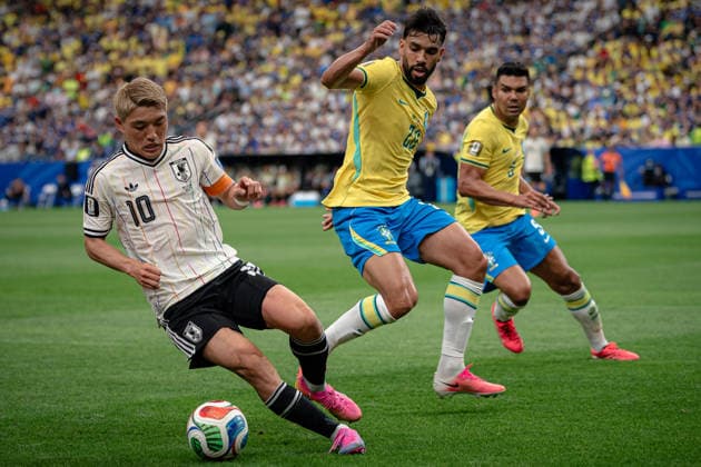 June 29, 2026, Houston, Texas, USA: Japan forward RITSU DOAN (10) controls the ball during the FIFA World Cup, WM, Weltmeisterschaft, Fussball 2026 soccer match between Brazil and Japan at Houston Stadium in Houston, Texas, on Monday, June 29, 2026. Brazil defeats Japan 2-1. Houston USA - ZUMAp213 20260629_znp_p213_073 Copyright: xLynnxPenningtonx