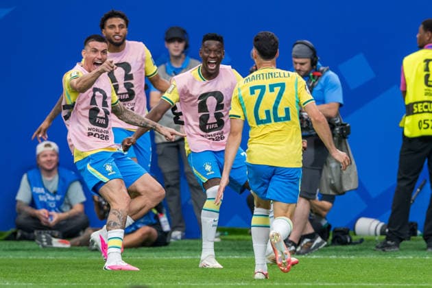 June 29, 2026: Brazil forward Gabriel Martinelli (22) celebrates his goal with teammates during a FIFA World Cup, WM, Weltmeisterschaft, Fussball Round of 32 match between Brazil and Japan in Houston, TX. .. CSM - ZUMAc04_ 20260629_zma_c04_141 Copyright: xTraskxSmithx