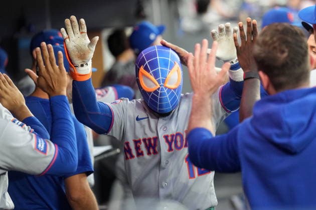 June 29, 2026, Toronto, On, CANADA: New York Mets Francisco Lindor (12) celebrates his solo home run with teammates in the dugout during seventh inning American League MLB, Baseball Herren, USA baseball action in Toronto, Monday, June 29, 2026. BBO-Blue-Jays-Springer 20260629  - ZUMAc35_ 20260629_zaf_c35_131 Copyright: xNathanxDenettex
