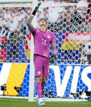 Orlando Gill (Paraguay, 12) reagiert nach einem gehaltenen Elfmeter von Deutschland. USA, FIFA Weltmeisterschaft, Sechzehntelfinale, Deutschland vs Paraguay, Boston, 29.06.2026 FIFA Weltmeisterschaft, Sechzehntelfinale, Deutschland vs Paraguay, Boston, 29.06.2026 Boston *** Orlando Gill of Paraguay, 12, reacts after Germany saved a penalty kick by the U.S., FIFA World Cup, Round of 32, Germany vs. Paraguay, Boston, June 29, 2026 FIFA World Cup, Round of 32, Germany vs. Paraguay, Boston, June 29, 2026 Boston Copyright: xEibner-Pressefoto ScottxColemanx EP_SCN