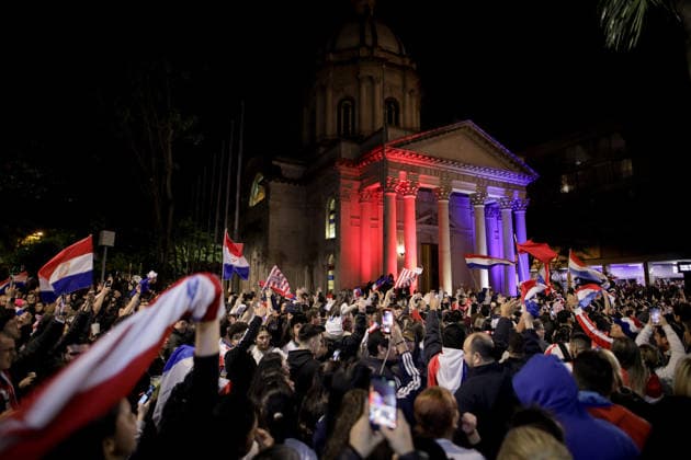 Paraguayan fans celebrate World Cup win over Germany ASUNCION, PARAGUAY - JUNE 30: Paraguayan football fans celebrate in Asuncion after Paraguay defeated Germany 4-3 in a penalty shootout following a 1-1 draw to advance to the Round of 16 of the FIFA World Cup, WM, Weltmeisterschaft, Fussball 2026 on June 29, 2026. Nathalia Aguilar Anadolu Asuncion Paraguay. Editorial use only. Please get in touch for any other usage.  Copyright: x2026xAnadoluxNathaliaxAguilarx