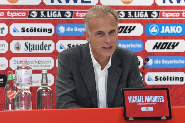 Fußball 3. Liga Pressekonferenz Rot-Weiss Essen am 30.06.2026 im Stadion an der Hafenstraße in Essen RWE AG wird neuer Hauptsponsor von Rot-Weiss Essen Michael Marhofer ( Vorsitzender der Geschäftsführung ifm ) *** Soccer 3rd Division Press Conference: Rot-Weiss Essen on June 30, 2026, at the Hafenstraße Stadium in Essen; RWE AG Becomes New Main Sponsor of Rot-Weiss Essen; Michael Marhofer, Chairman of the Executive Board at ifm xRx