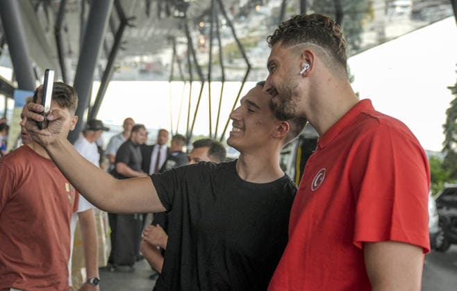 Arrival of Turkiye basketball team at Sarajevo Airport SARAJEVO, BOSNIA AND HERZEGOVINA - JUNE 30: Turkish national basketball team arrives at Sarajevo Airport, Bosnia and Herzegovina on June 30, 2026, ahead of the upcoming FIBA Basketball World Cup 2027 European Qualifiers between Bosnia and Herzegovina and Turkiye. Samir Jordamovic Anadolu Sarajevo Bosnia and Herzegovina. Editorial use only. Please get in touch for any other usage.  Copyright: x2026xAnadoluxSamirxJordamovicx