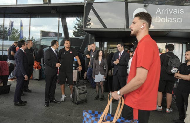 Arrival of Turkiye basketball team at Sarajevo Airport SARAJEVO, BOSNIA AND HERZEGOVINA - JUNE 30: Head coach Ergin Ataman of Turkish national basketball team along with players arrives at Sarajevo Airport, Bosnia and Herzegovina on June 30, 2026, ahead of the upcoming FIBA Basketball World Cup 2027 European Qualifiers between Bosnia and Herzegovina and Turkiye. Samir Jordamovic Anadolu Sarajevo Bosnia and Herzegovina. Editorial use only. Please get in touch for any other usage.  Copyright: x2026xAnadoluxSamirxJordamovicx