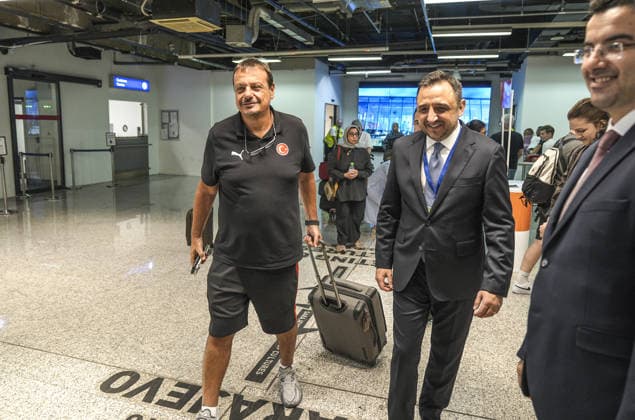 Arrival of Turkiye basketball team at Sarajevo Airport SARAJEVO, BOSNIA AND HERZEGOVINA - JUNE 30: Head coach Ergin Ataman of Turkish national basketball team along with players arrives at Sarajevo Airport, Bosnia and Herzegovina on June 30, 2026, ahead of the upcoming FIBA Basketball World Cup 2027 European Qualifiers between Bosnia and Herzegovina and Turkiye. Samir Jordamovic Anadolu Sarajevo Bosnia and Herzegovina. Editorial use only. Please get in touch for any other usage.  Copyright: x2026xAnadoluxSamirxJordamovicx