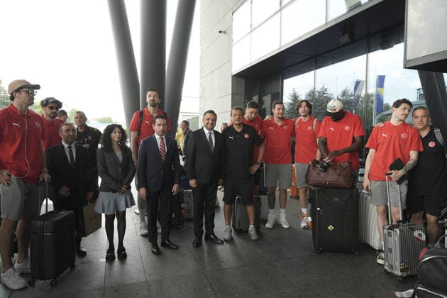 Arrival of Turkiye basketball team at Sarajevo Airport SARAJEVO, BOSNIA AND HERZEGOVINA - JUNE 30: Head coach Ergin Ataman of Turkish national basketball team along with players arrives at Sarajevo Airport, Bosnia and Herzegovina on June 30, 2026, ahead of the upcoming FIBA Basketball World Cup 2027 European Qualifiers between Bosnia and Herzegovina and Turkiye. Samir Jordamovic Anadolu Sarajevo Bosnia and Herzegovina. Editorial use only. Please get in touch for any other usage.  Copyright: x2026xAnadoluxSamirxJordamovicx