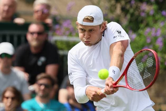 Belgian Zizou Bergs pictured in action during a first round game between French Humbert and Belgian Bergs in the Men s singles at the Wimbledon grand slam tennis tournament in London, Britain, Tuesday 30 June 2026. BENOITxDOPPAGNE  x179989698x