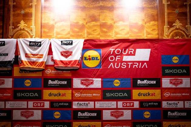 30.06.2026, Cafe Landmann, Wien, AUT, Lidl Tour of Austria 2026, PK Wien, im Bild Trikots Trikots during the regional press conference, PK, Pressekonferenz in Vienna ahead of the 2026 Lidl Tour of Austria. Cafe Landmann in Wien, Austria on. Foto:Eibner-Pressefoto Bruns Wien *** June 30, 2026, Cafe Landmann, Vienna, Austria, Lidl Tour of Austria 2026, Vienna press conference, pictured: jerseys during the regional press conference in Vienna ahead of the 2026 Lidl Tour of Austria at Cafe Landmann in Vienna, Austria. Photo: Eibner, Press Photo: Bruns, Vienna  EP_EER
