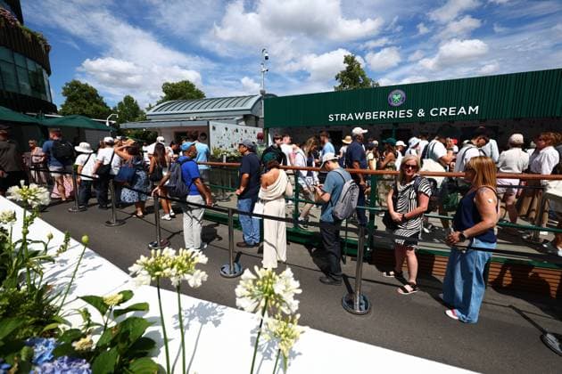 Atmosphere Wimbledon Tennis Championships, Day 2, The All England Lawn Tennis and Croquet Club, London, UK - 30 Jun 2026London The All England Lawn Tennis and United Kingdom  Copyright: xJamesxMarsh Shutterstockx 16964208dl