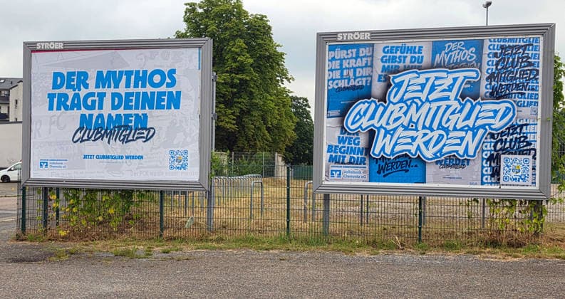CFC_Vision2030 30.06.2026, Chemnitz, Fußball, Regionaligist CFC. Club startet VISION 2030 mit Plakatwerbung. Für den CFC. Für Chemnitz. Unsere Farben in unserer Stadt Die Mitgliederkampagne wird den Chemnitzer FC in der kommenden Saison dauerhaft begleiten. Ermöglicht wird die Kampagne in ihrer Größe und Reichweite unter anderem durch die großzügige Unterstützung der Volksbank Chemnitz eG, die als exklusiver Partner die Umsetzung der Mitgliederkampagne maßgeblich begleitet. In Zusammenarbeit mit der Stadtbild Werbegesellschaft wird die Kampagne außerdem im gesamten Chemnitzer Stadtgebiet durch Plakatwerbungen sichtbar sein. Man will die Zahl von 5000 Mitgliedern erreichen. Chemnitz Sachsen BRD *** CFC Vision2030 June 30, 2026, Chemnitz, Sports, Soccer, Regional newspaper CFC Club launches VISION 2030 with billboard advertising For the CFC, For Chemnitz—Our colors in our city. The membership campaign will accompany Chemnitzer FC throughout the upcoming season. The campaign’s scale and reach are made possible, in part, by the generous support of Volksbank Chemnitz eG, which, as an exclusive partner, is playing a key role in implementing the membership campaign. In collaboration with Stadtbild Werbegesellschaft, the campaign will also be visible throughout the city of Chemnitz via billboard advertisements. The goal is to reach 5,000 members. Chemnitz, Saxony, Germany
