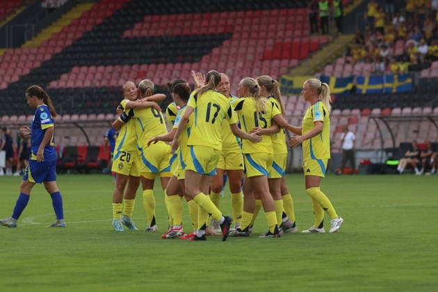 260630 Players of Sweden celebrate the 0-2 goal during the women s Euro Under-19 football match between Bosnia and Herzegovina and Sweden on June 30, 2026 in Sarajevo. Photo: Aleksandar Djorovic BILDBYRAN COP 184 XX0041 fotboll football soccer fotball womens euro under-19 bosnia - sweden bbeng sverige bosnien jubel *** June 30, 2026: Swedish players celebrate the 0–2 goal during the Women’s Under-19 European Championship soccer match between Bosnia and Herzegovina and Sweden on June 30, 2026 in Sarajevo. Photo by Aleksandar Djorovic, BILDBYRAN COP 184 XX0041: soccer, football, women’s Euro Under-19, Bosnia, Sweden, BBENG, Sweden, Bosnia, celebration  Copyright: ALEKSANDARxDJOROVIC BB260630ZR006